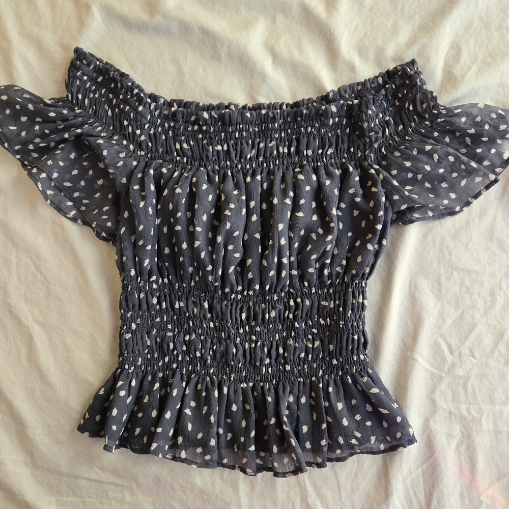 Abercrombie & Fitch Off Shoulder Blouse sz L navy & cream polka dot shirred